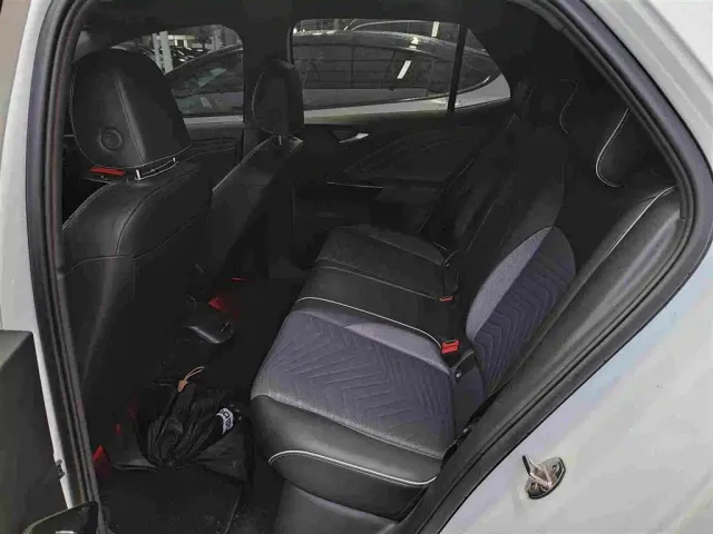 Volkswagen ID.3 — Фото автомобиля 5