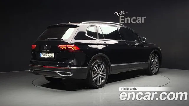 Volkswagen Tiguan — Фото автомобиля 2