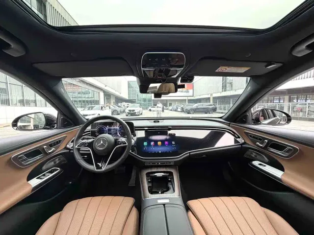 Mercedes-Benz E-Class — Фото автомобиля 5
