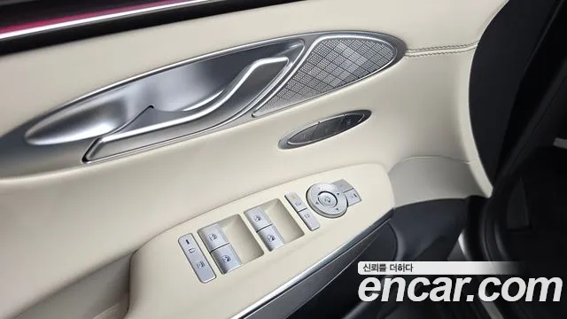 Genesis GV70 2.5T Бензин AWD — Фото автомобиля 25
