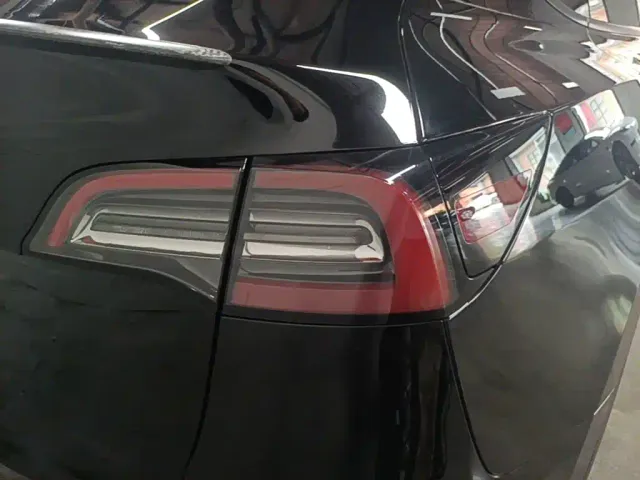 Tesla Model Y — Фото автомобиля 7
