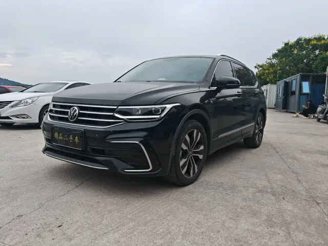 Volkswagen Tiguan L — Фото автомобиля 2