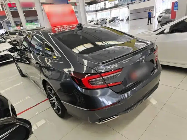 Honda Accord — Фото автомобиля 4