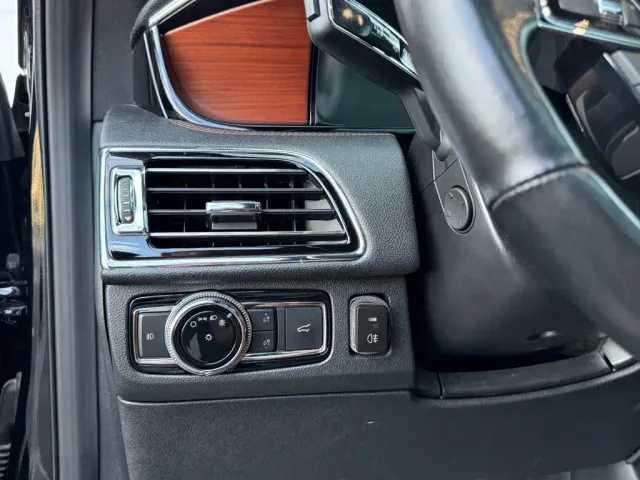 Lincoln Navigator — Фото автомобиля 15