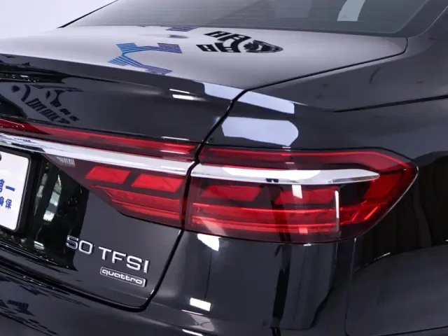 Audi A8 — Фото автомобиля 9