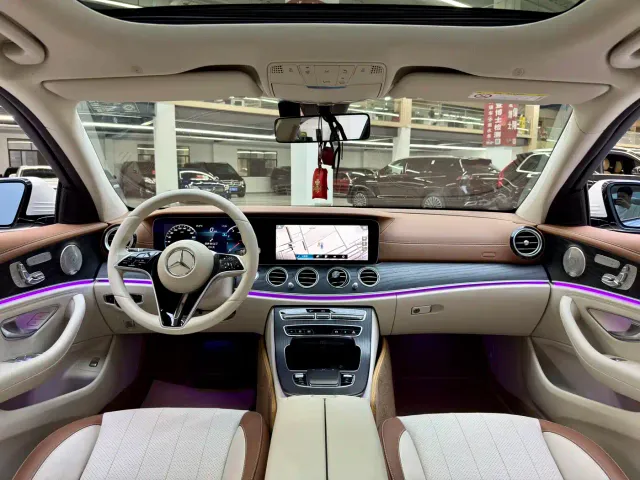 Mercedes-Benz E-Class — Фото автомобиля 12