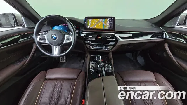 BMW 5 Series G30 — Фото автомобиля 9