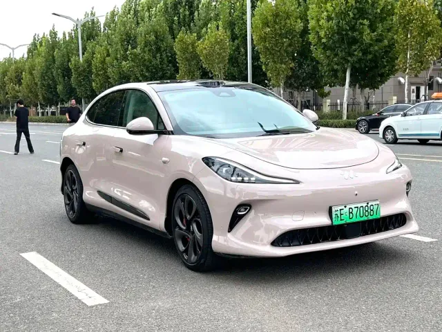 IM Motors LS6 — Фото автомобиля 3