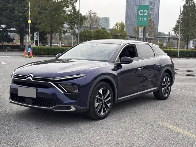 Фотография автомобиля — Citroen C5 X