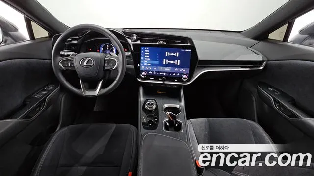 Lexus RZ — Фото автомобиля 7