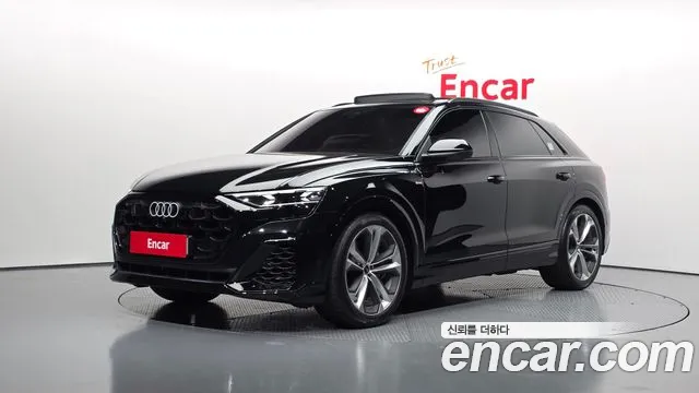 Фотография автомобиля — Audi Q8 4M