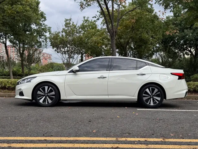 Nissan Teana — Фото автомобиля 4