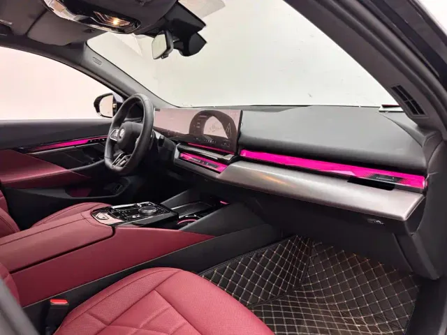 BMW 5 Series — Фото автомобиля 11