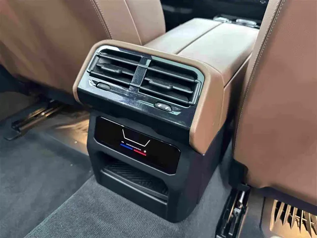 BMW 5 Series — Фото автомобиля 23