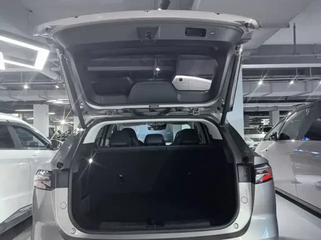 Roewe RX5 — Фото автомобиля 18