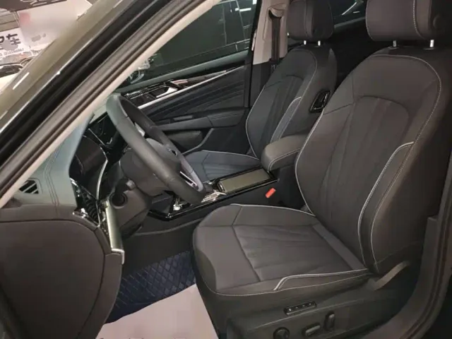 Volkswagen Passat — Фото автомобиля 14