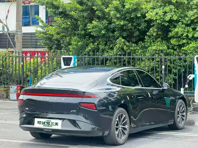 Xpeng P7 — Фото автомобиля 9