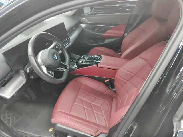 BMW 5 Series — Фото автомобиля 4
