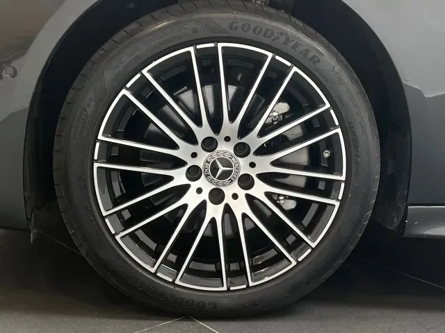 Mercedes-Benz C-Class — Фото автомобиля 12