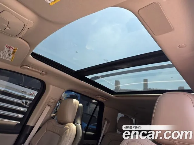 Lincoln Navigator — Фото автомобиля 20