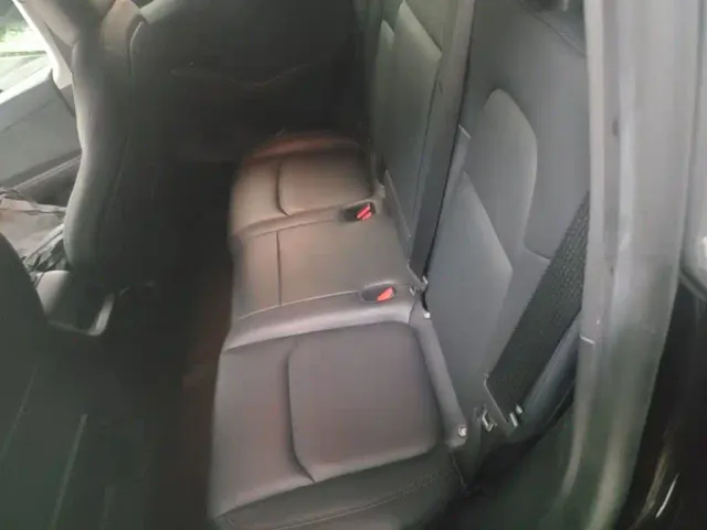 Tesla Model Y — Фото автомобиля 16