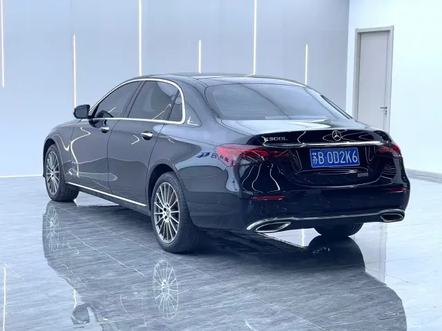 Mercedes-Benz E-Class — Фото автомобиля 15