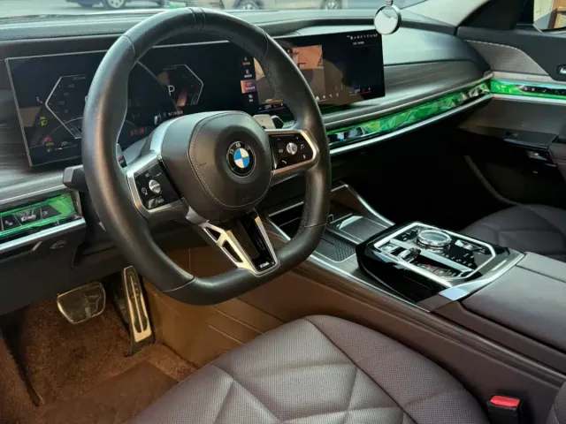 BMW 7 Series — Фото автомобиля 4