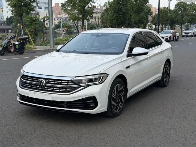 Фотография автомобиля — Volkswagen Sagitar