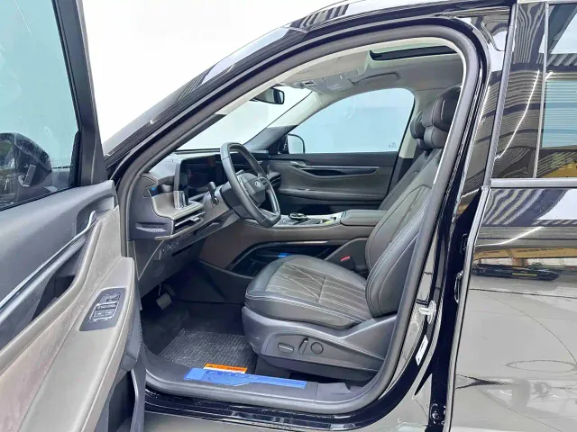 Ford Edge — Фото автомобиля 10