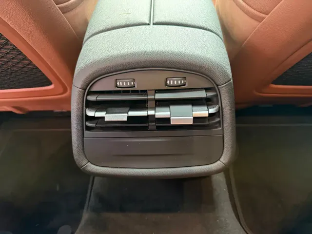 Maserati Ghibli — Фото автомобиля 10