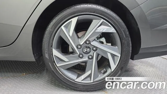 Hyundai AVANTE Новый Avante (CN7) — Фото автомобиля 20