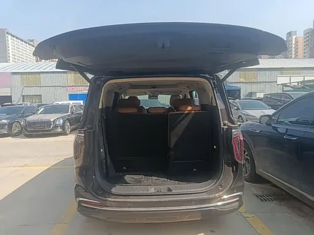 Hongqi HQ9 PHEV — Фото автомобиля 18