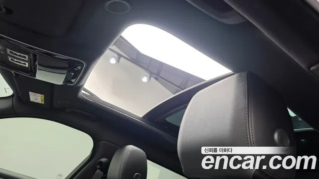 Land Rover Range Rover Velar — Фото автомобиля 25