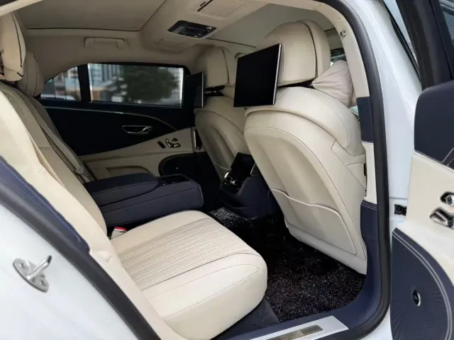 Bentley Flying Spur — Фото автомобиля 8
