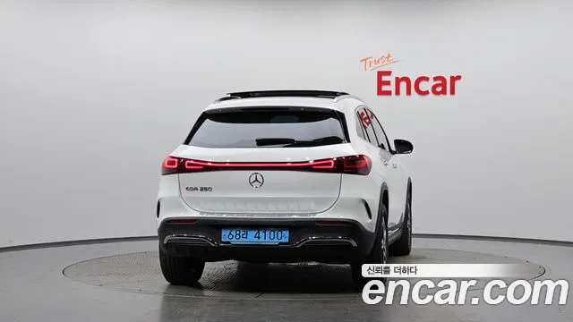 Mercedes-Benz EQA — Фото автомобиля 4