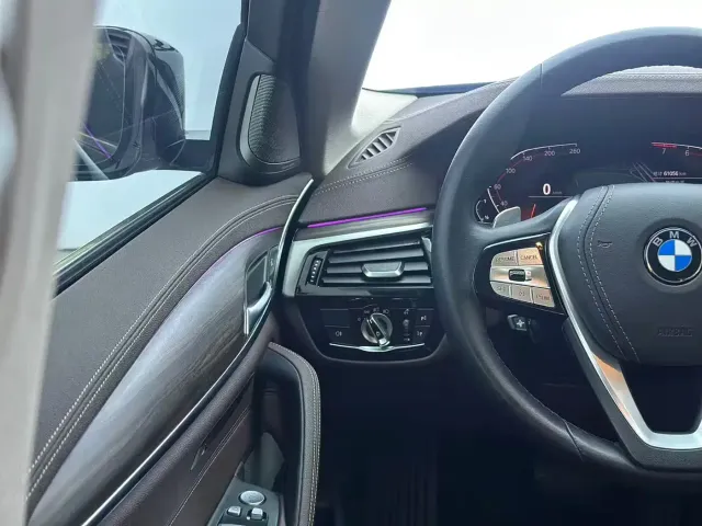 BMW 5 Series — Фото автомобиля 15