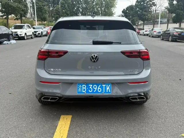 Volkswagen Golf — Фото автомобиля 14