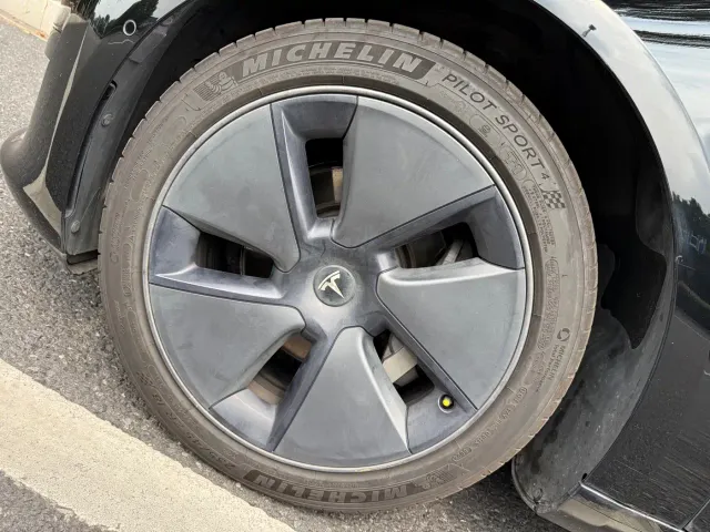Tesla Model 3 — Фото автомобиля 18