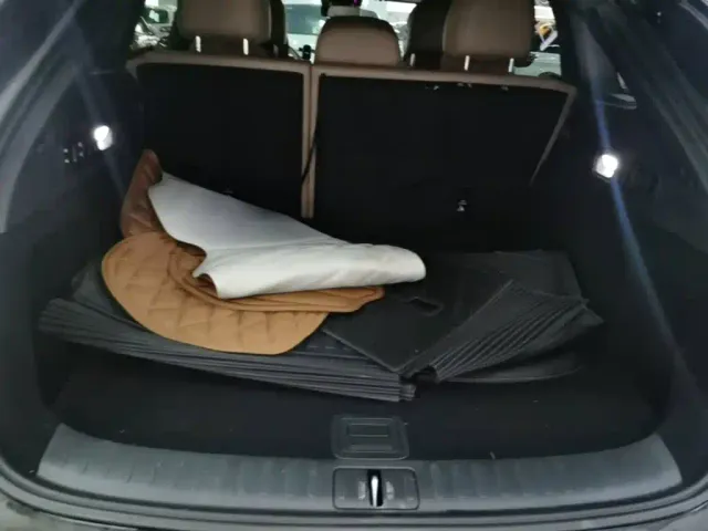 Li Auto Li Auto i6 2025 2WD Base Model — Фото автомобиля 18