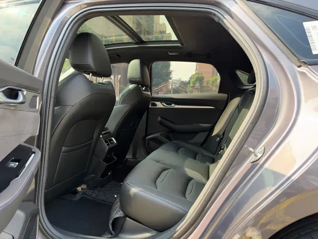 Geely Xingrui — Фото автомобиля 9