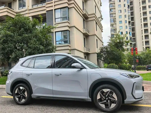 Geely Galaxy E5 — Фото автомобиля 3