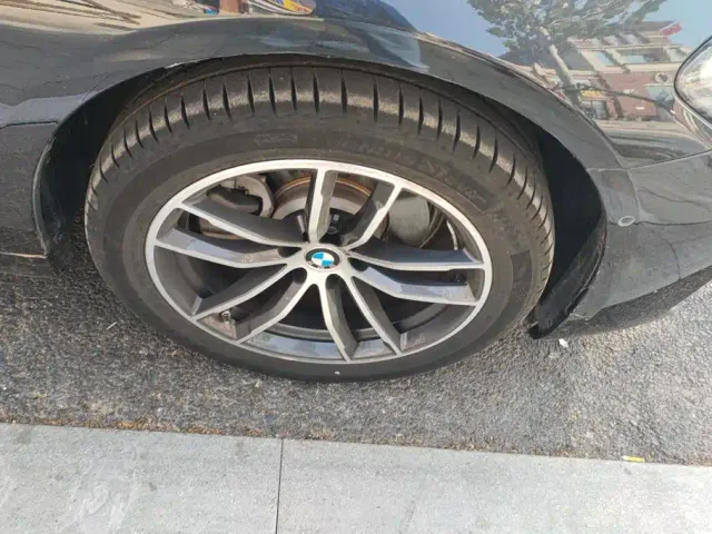 BMW 5 Series — Фото автомобиля 6
