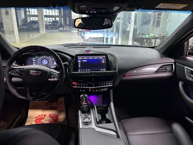 Cadillac CT5 — Фото автомобиля 11