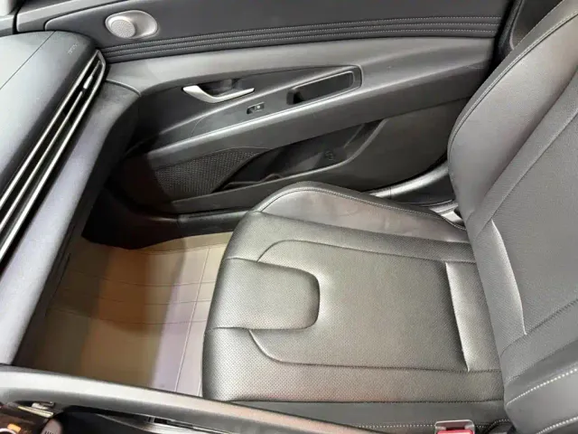 Hyundai Elantra — Фото автомобиля 13
