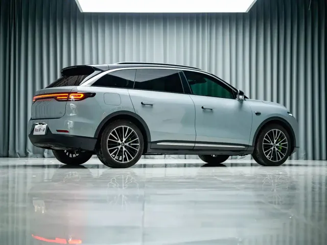 Leapmotor C11 — Фото автомобиля 9