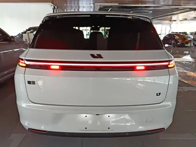 Li Auto L7 — Фото автомобиля 5