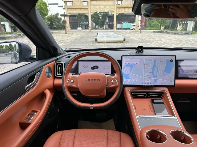 Exeed Starway E05 — Фото автомобиля 12