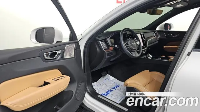 Volvo XC60 Generation 2 — Фото автомобиля 10