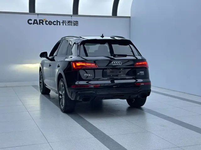 Audi Q5L — Фото автомобиля 9