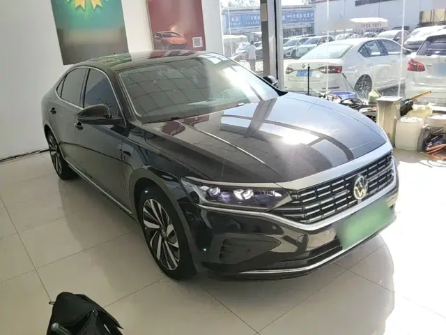 Volkswagen Passat — Фото автомобиля 3